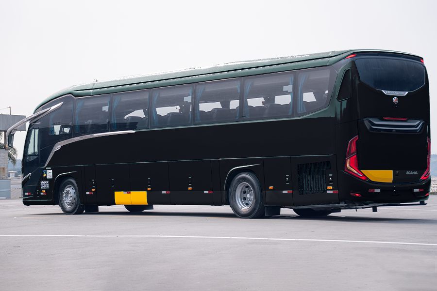Ônibus Executivo Movix, vista traseira