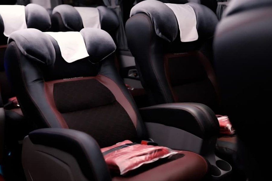 Ônibus Leito Movix, poltronas leito em couro